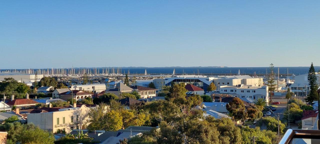 Sky High On Arundel - Central Fremantle Apartment Exterior photo